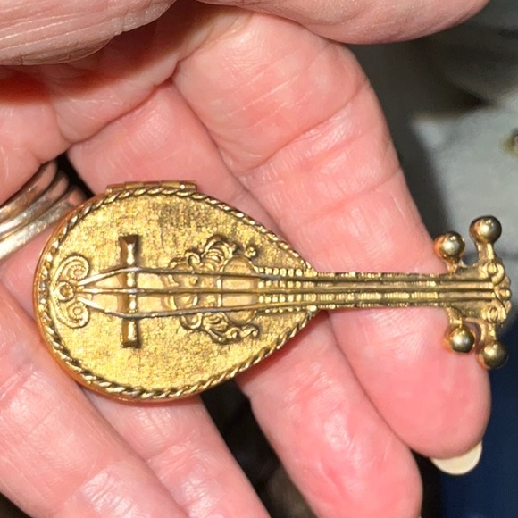 Avon 1971 Mandolin Shaped Hinged Solid Perfume Glace Holder Empty - Picture 5 of 10